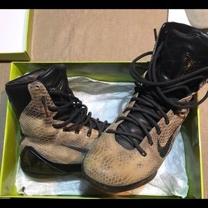 Kobe 9 snakeskins size 10